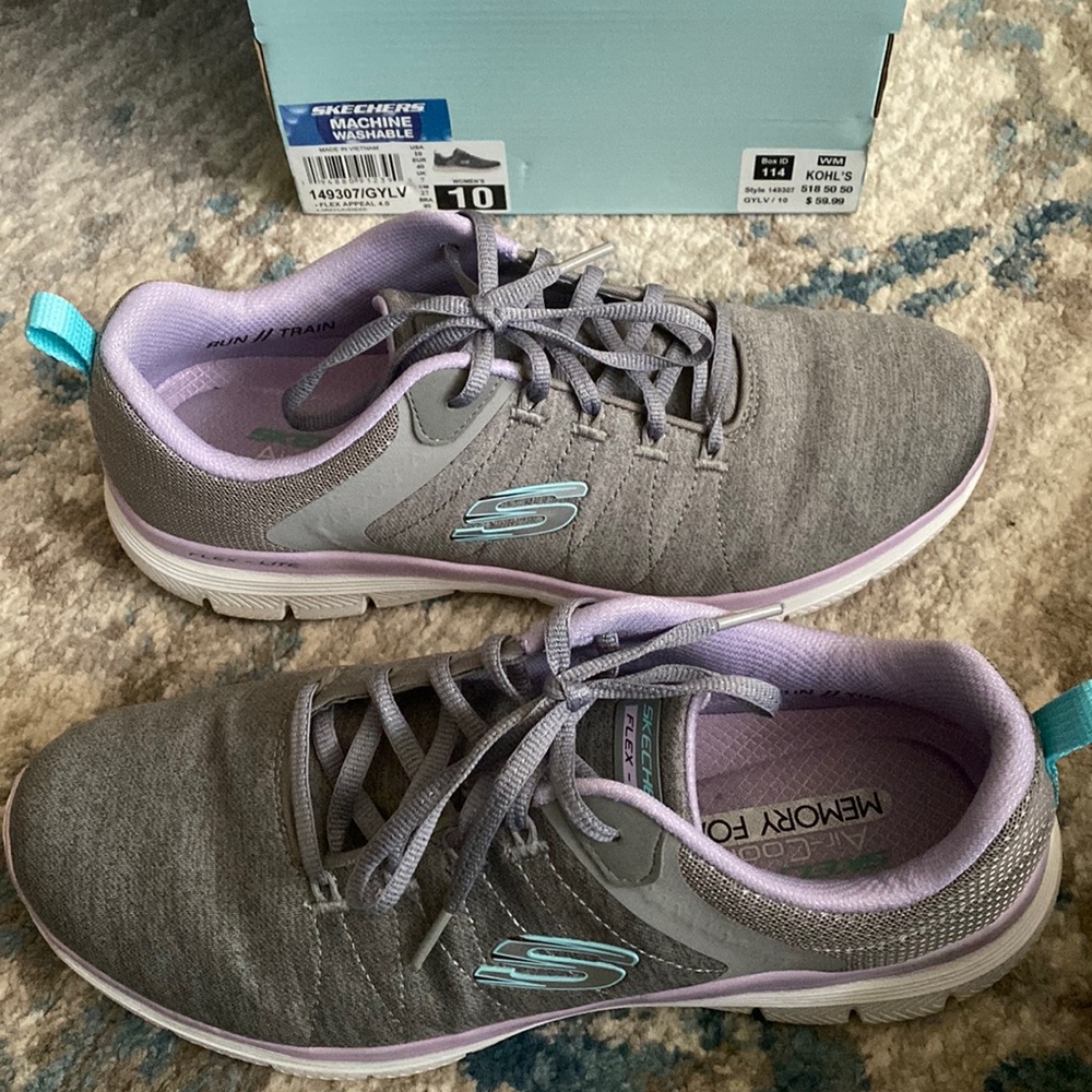 Skechers women’s Air-Cooled Memory Foam shoes (gray/lavender)